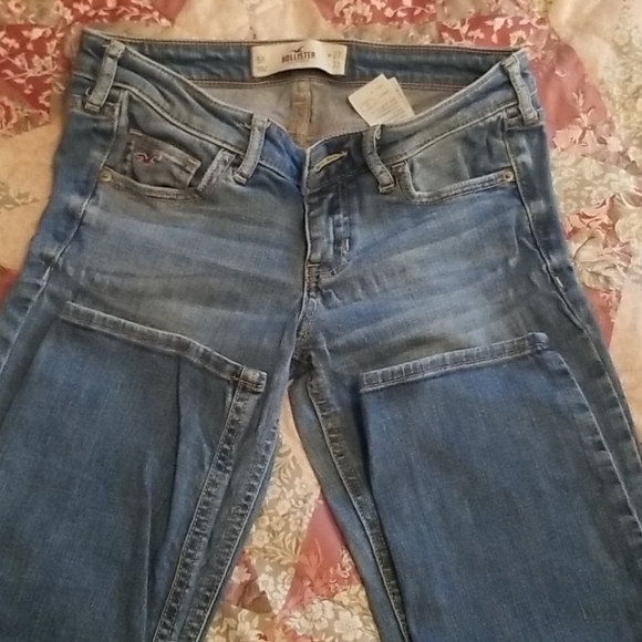 *LAST CALL* Hollister Jeans - Picture 2 of 5